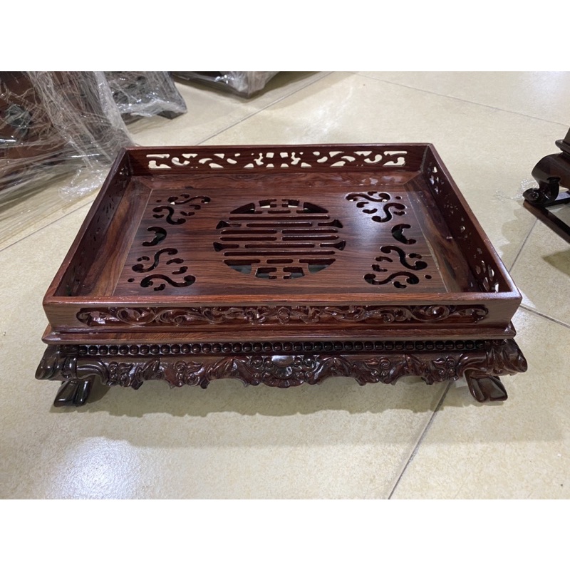 khay trà chân quỳ gỗ cẩm sang trọng
