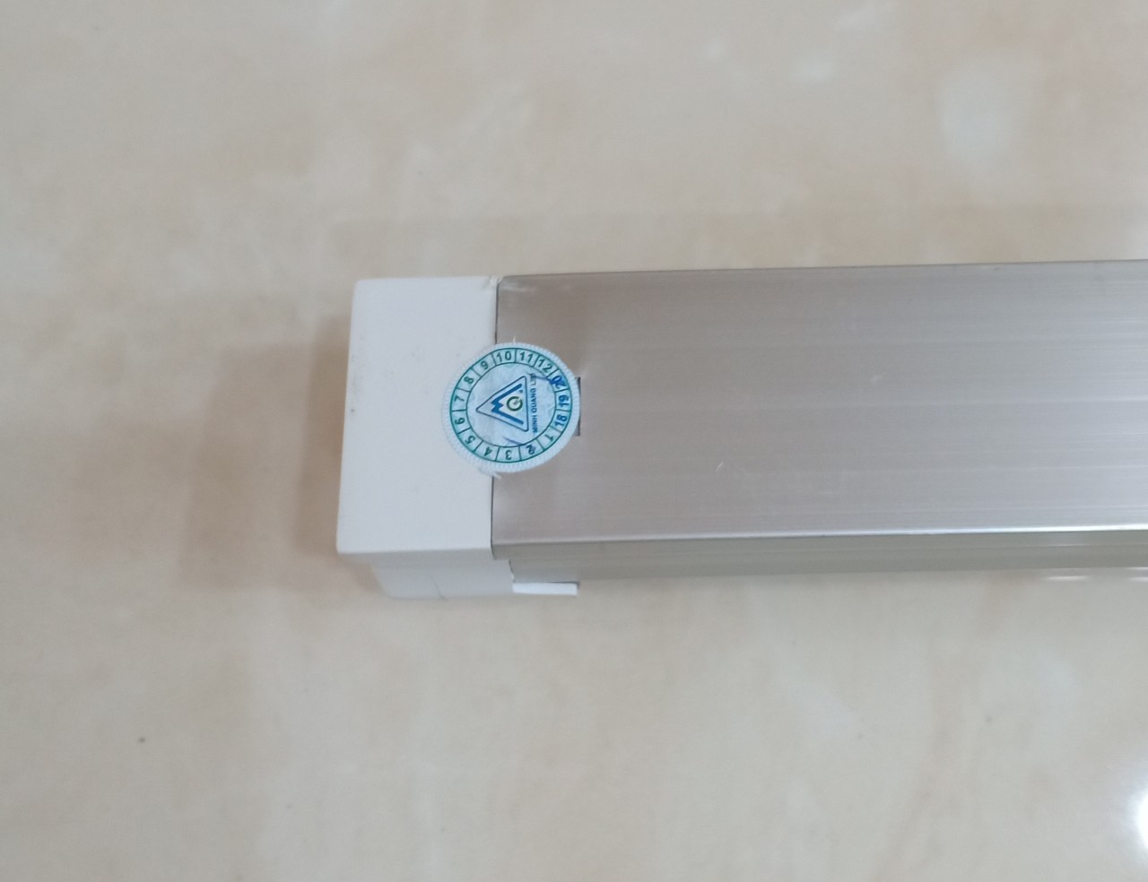 Đèn led T8 liền thân nhôm 1.2m