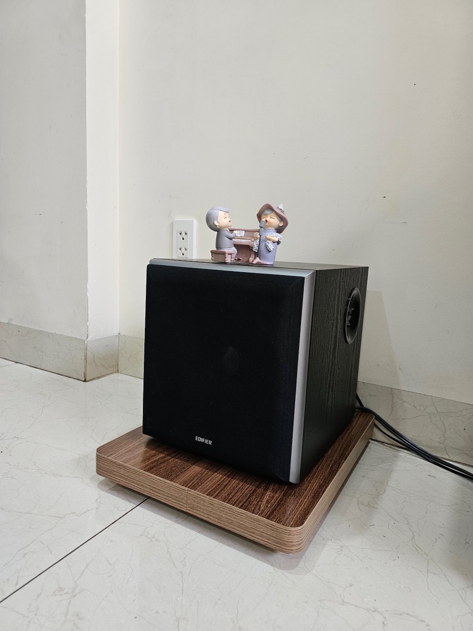 Chân Loa Sub Venza ,Kệ để loa sub, loa cây (1chiếc)