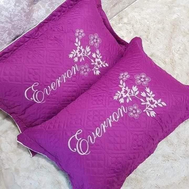 1 đôi vỏ gối họa tiết đẹp, bền màu, Một Cặp Vỏ Gối Nằm (kích thước 45x65cm), Có chần bông siêu êm - Thêu Chữ - Đường May Chắc chắn - Tinh tế