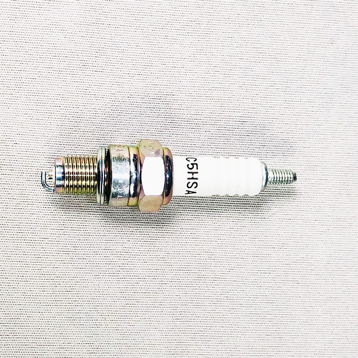Bugi xe máy NGK - C5HSA (lắp cho Dream, Wave Alpha, Wave S, Sirius, Jupiter,...vv)
