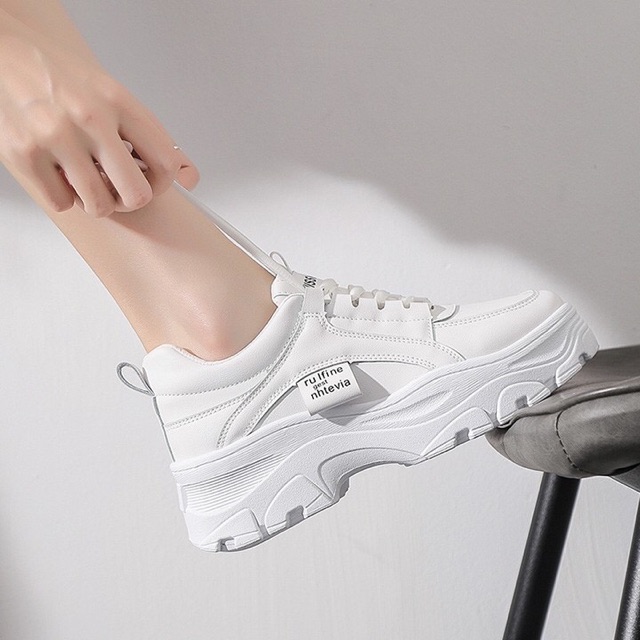 Giày sneaker nữ hot 2022