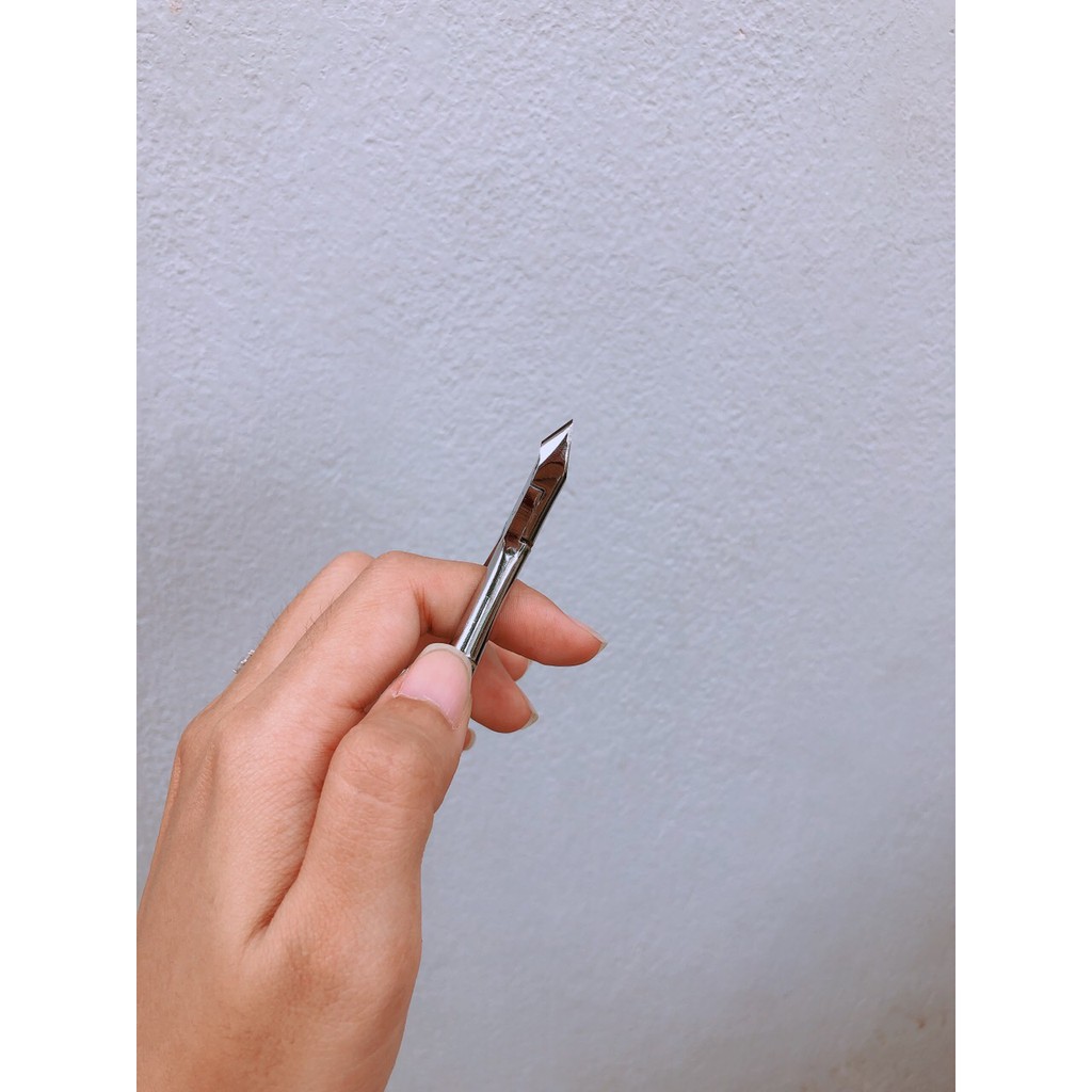 Kềm bán nguyệt xanh lá