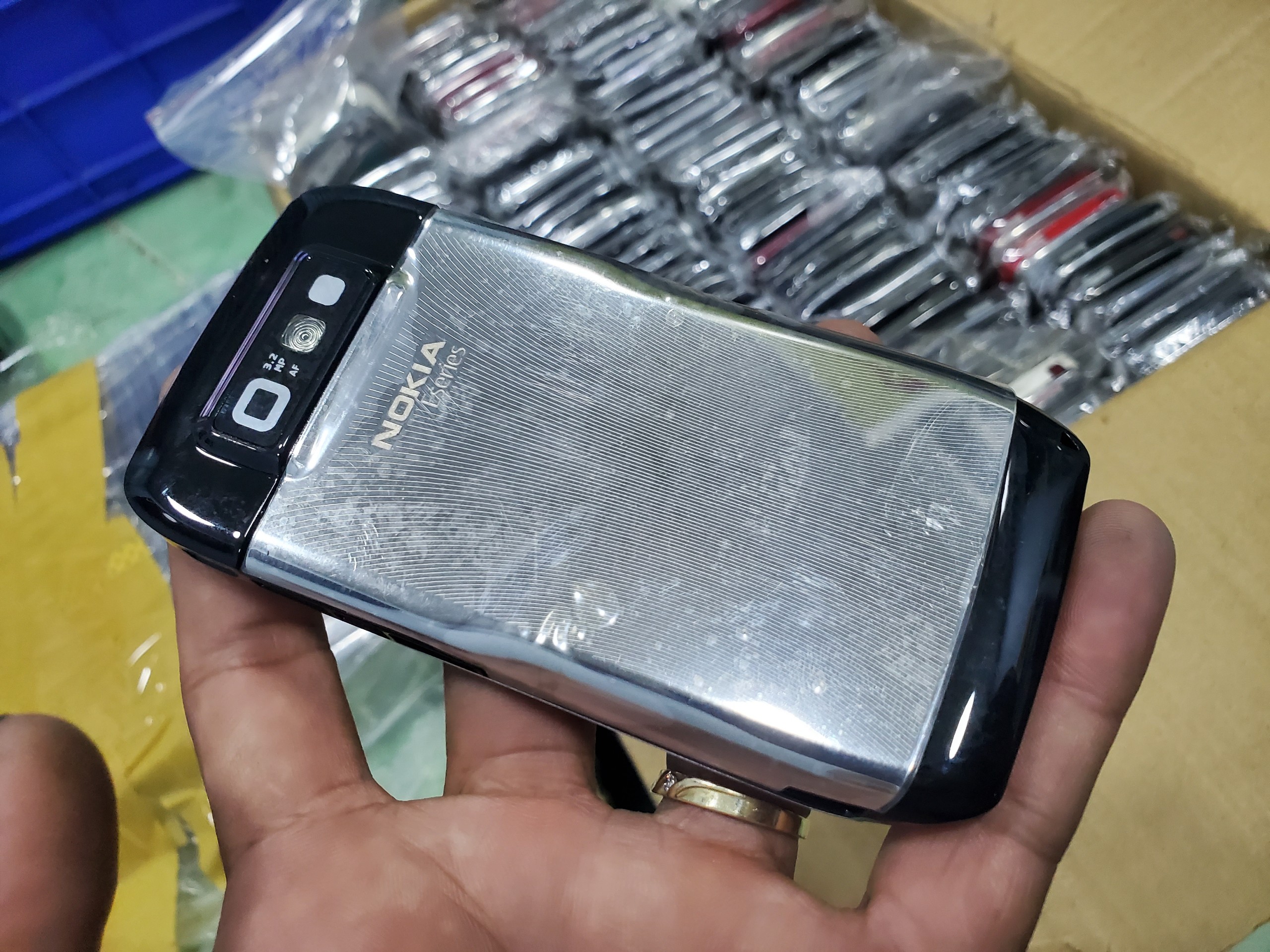 Vỏ Nokia E71