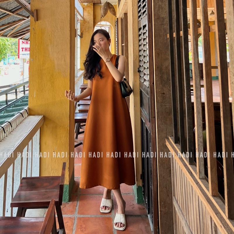 Đầm suông sát nách vải lụa dáng middi - Bee