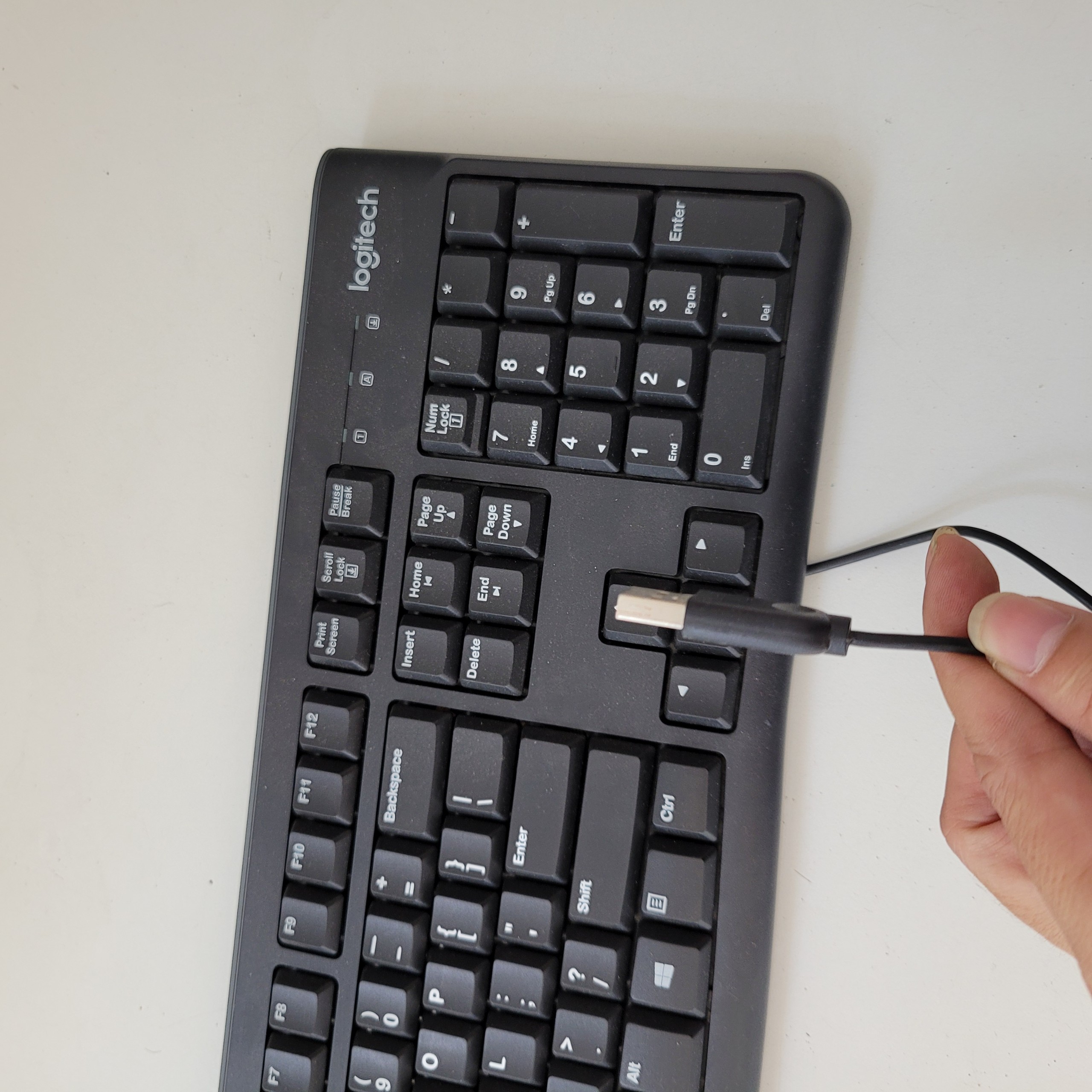 Bàn phím có dây logitech k120 usb , bền , đẹp, giá rẻ, hàng đã qua sử dụng