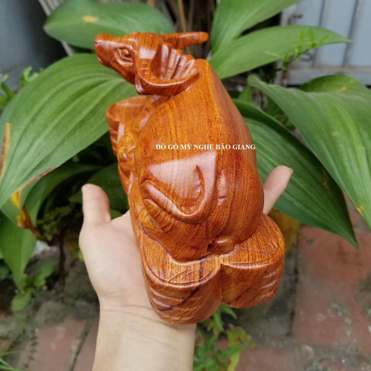 Tượng con trâu gỗ hương 19x10x8