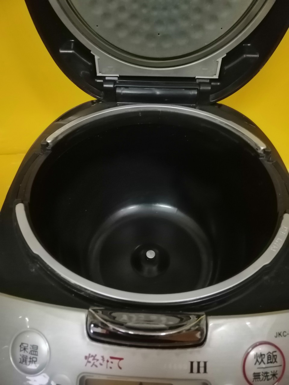 Nồi cơm nội địa Nhật Tiger JKC-W (1.8L)