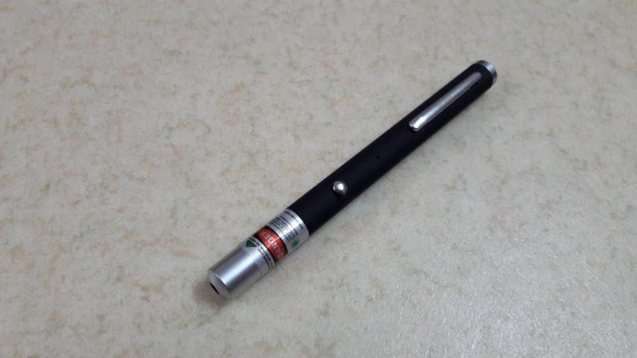 Bút laser sạc USB có 5 màu - quà tặng độc đáo
