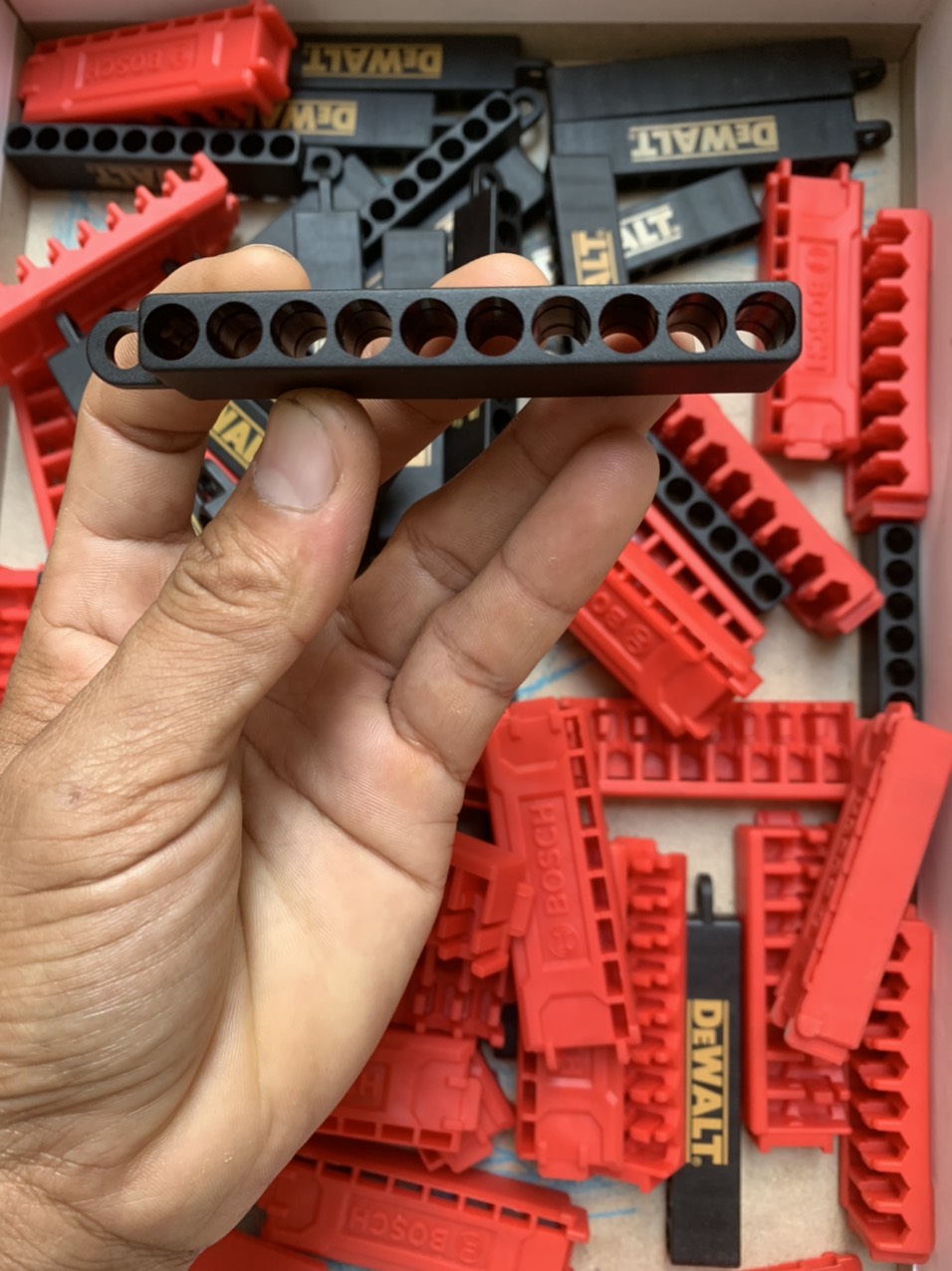Chân đế gắn mũi vít , mũi khoan Dewalt ( SL : 1 cái )