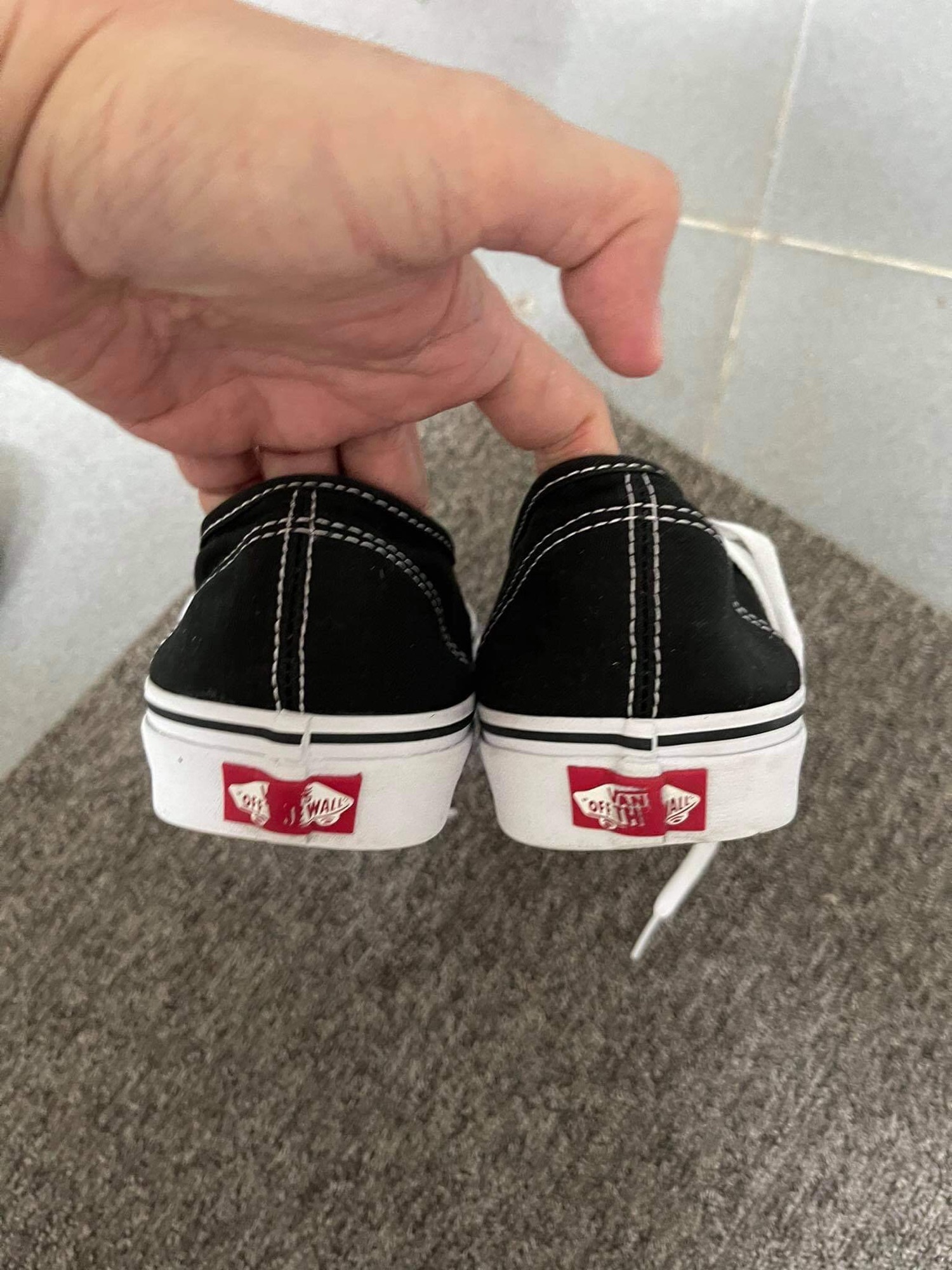 Vans authentic black