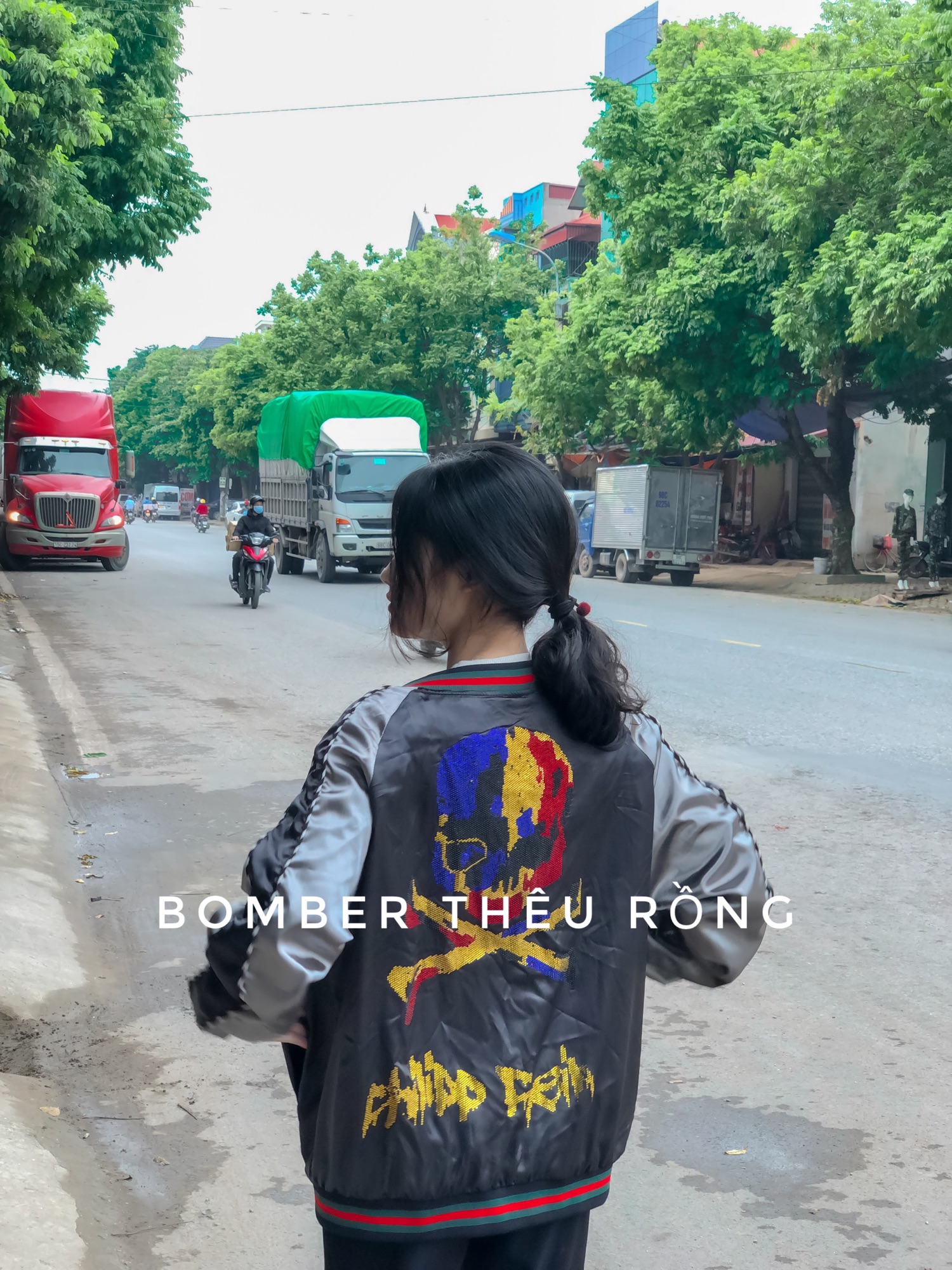 [giá sập sàn] áo khoác bomber đính đá đầu lâu ( không đinh tay)