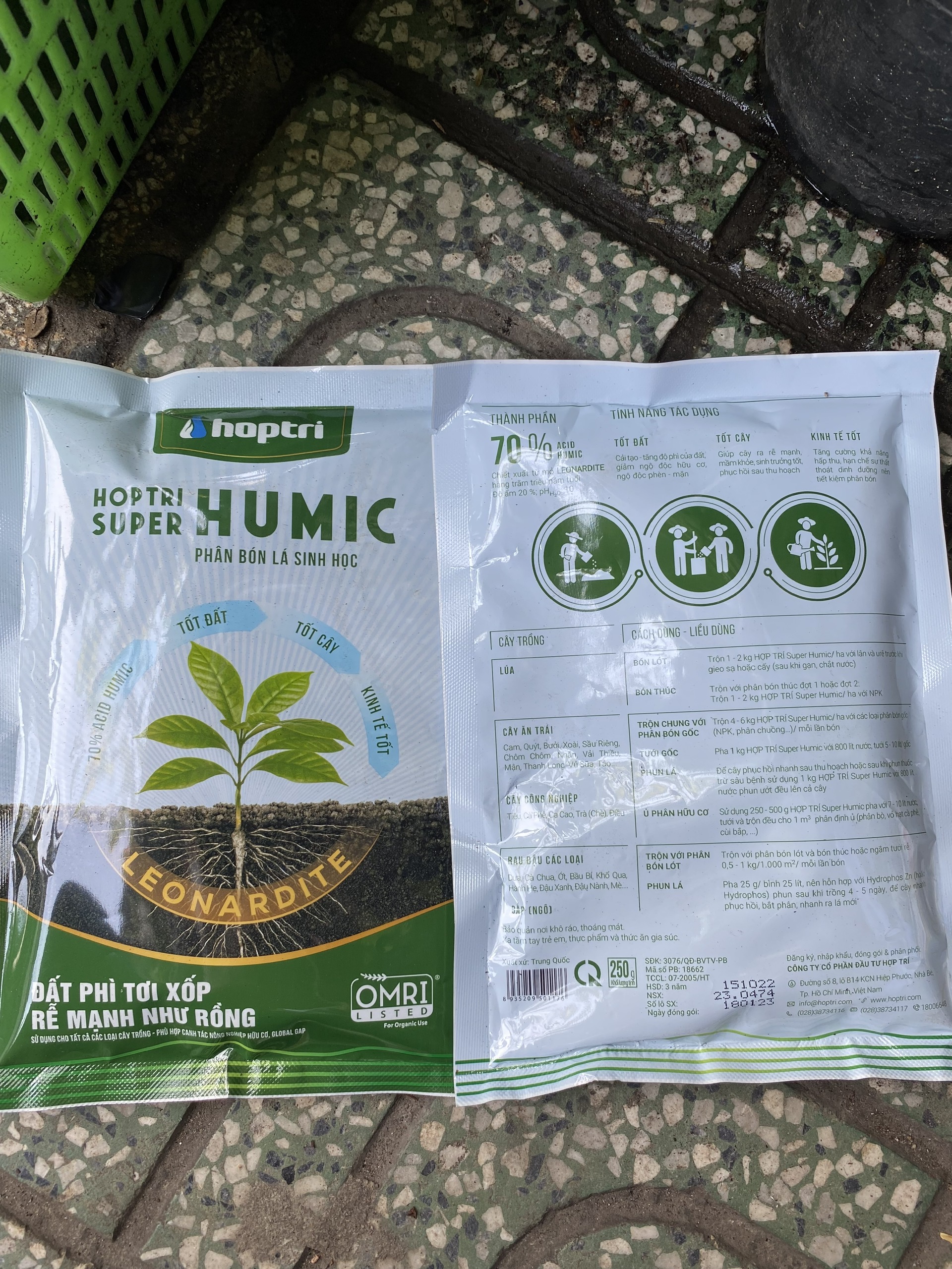 PHÂN BÓN LÁ SINH HỌC SUPER HUMIC GÓI 250 GR