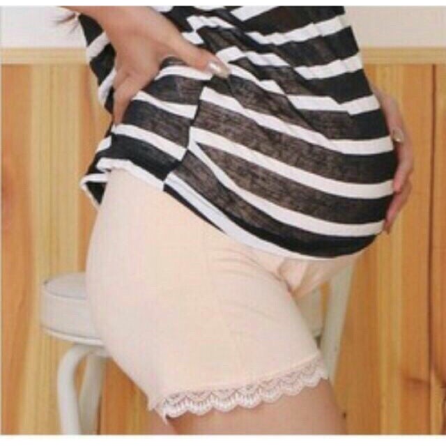 Quần bầu đùi mặc trong váy free size