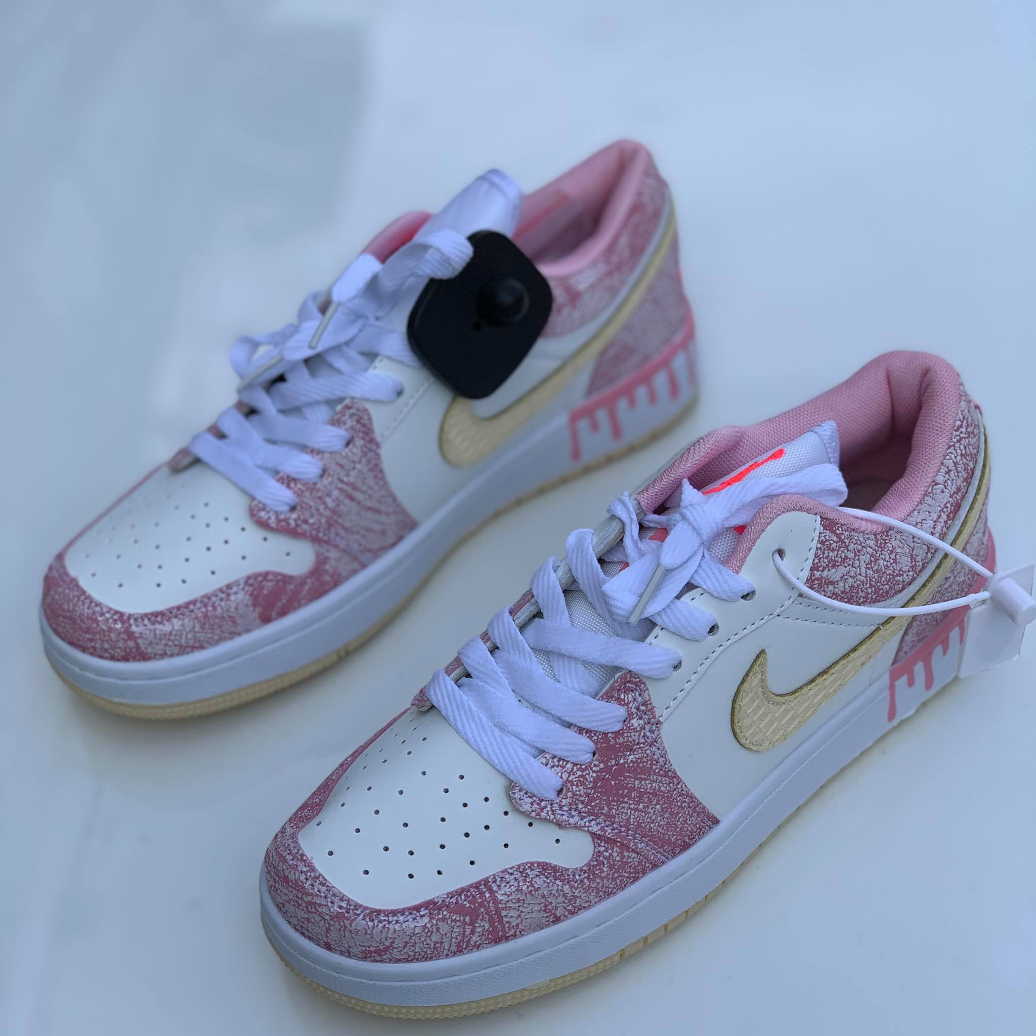 Giày sneaker Jodan 1 low màu hồng da lộn - Gin Store