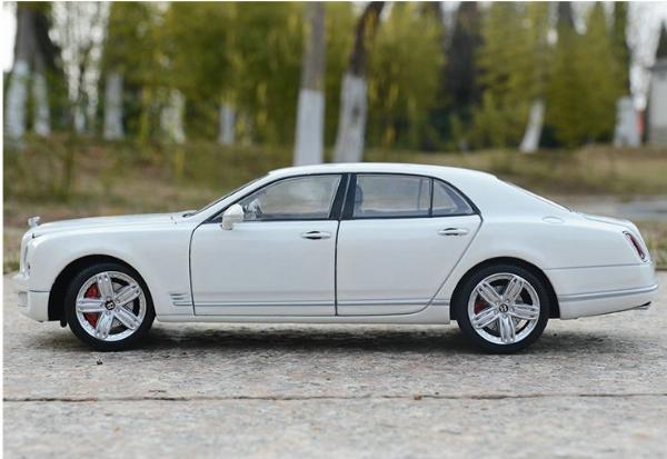 Mô hình xe Bentley Mulsanne 1:24 [Vàng]