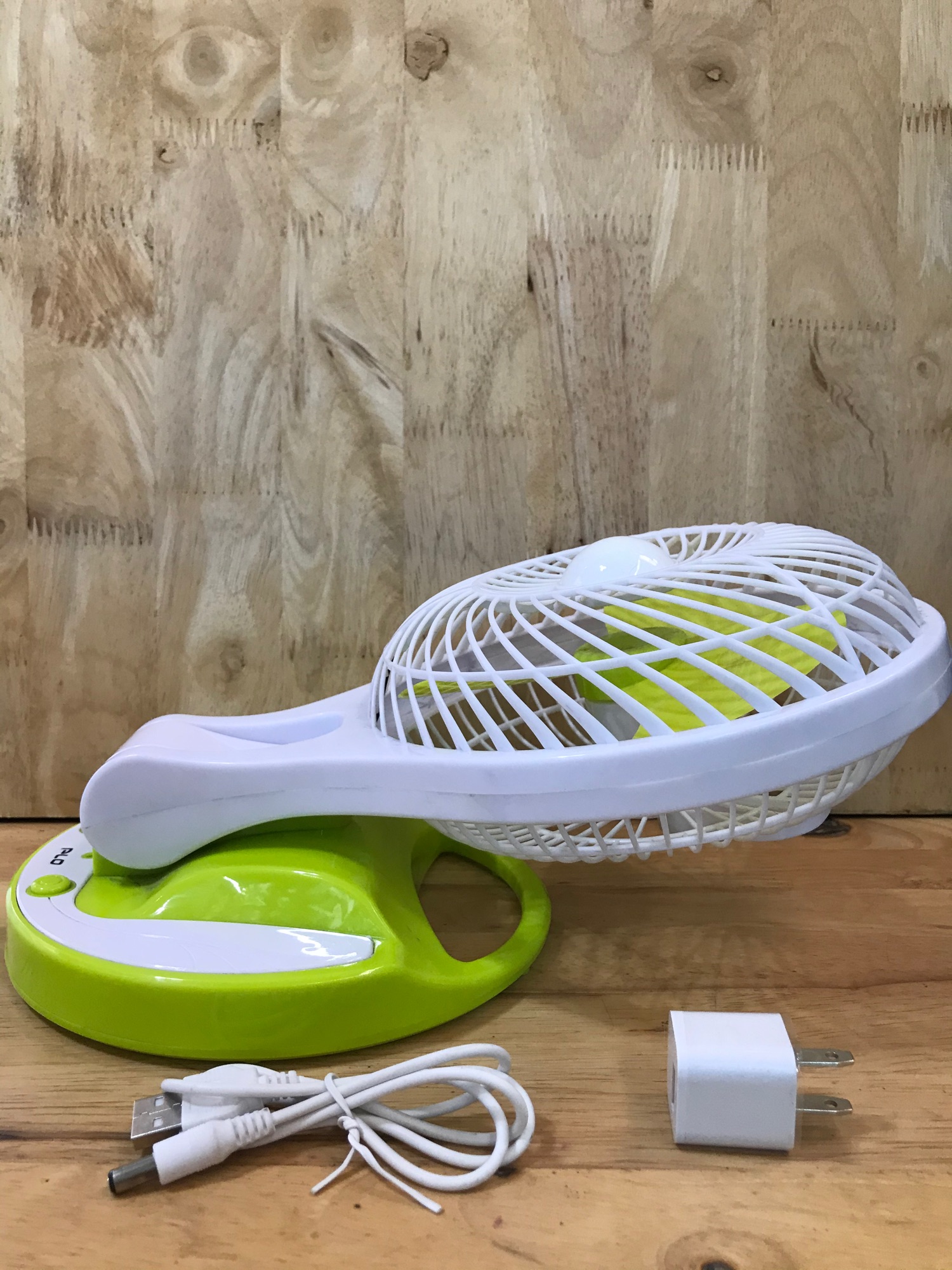 Quạt Tích Điện có đèn Led