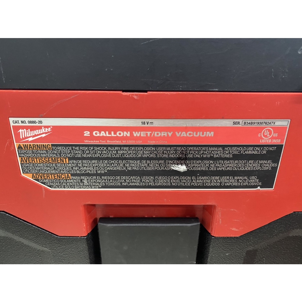 Máy hút bụi khô, ướt Milwaukee M18 bãi 0880-20.