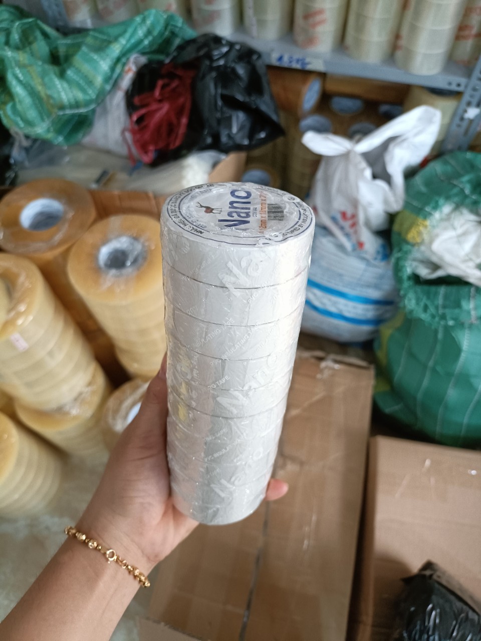 1 cây (10 cuộn) băng keo điện Nano 18mm 20yard