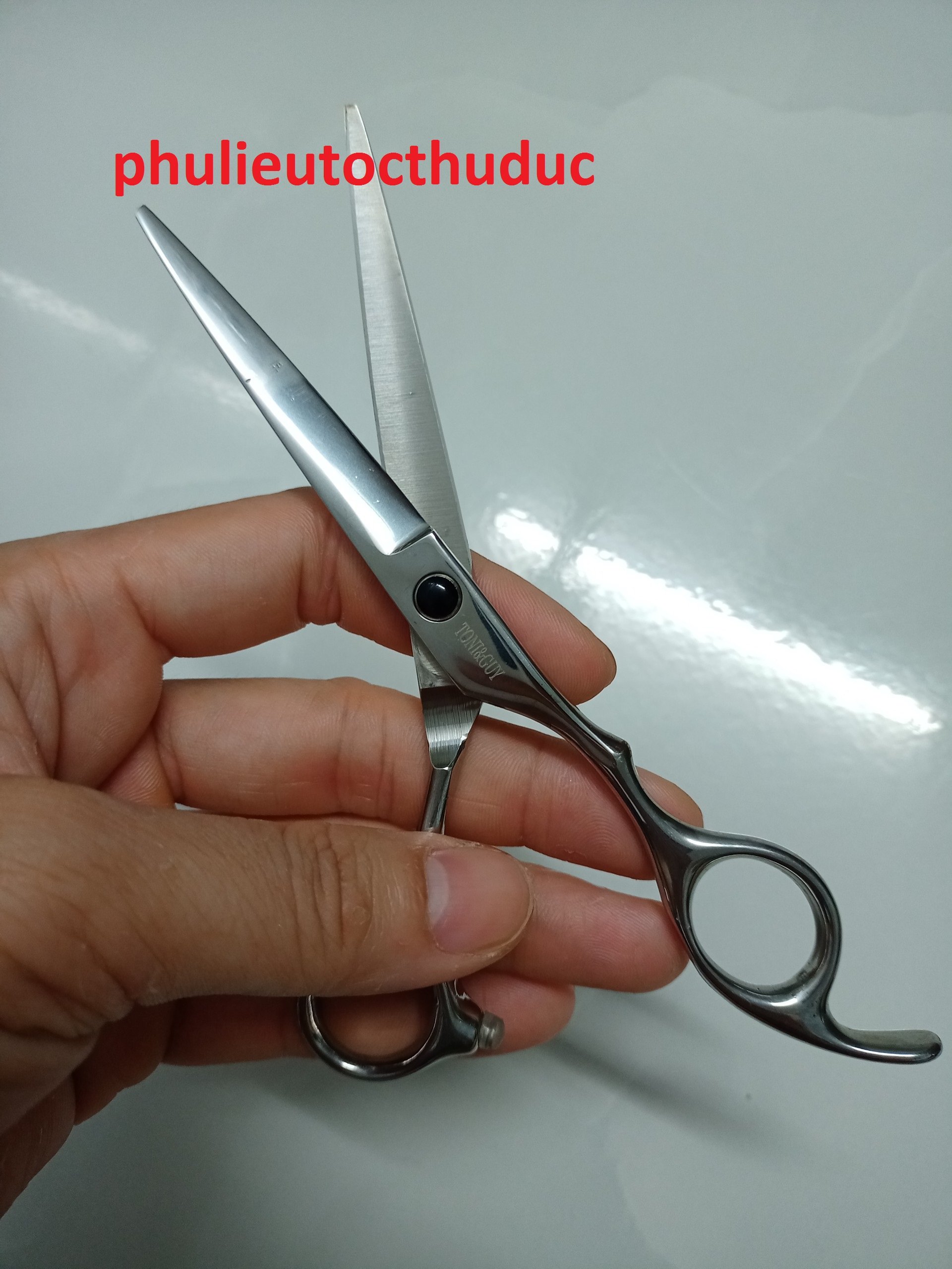Kéo cắt tóc Toni & Guy chuyên nghiệp loại 3 - phulieutocthuduc