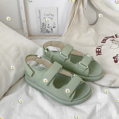 Sandal nữ quai ngang hoa cúc đế bằng
