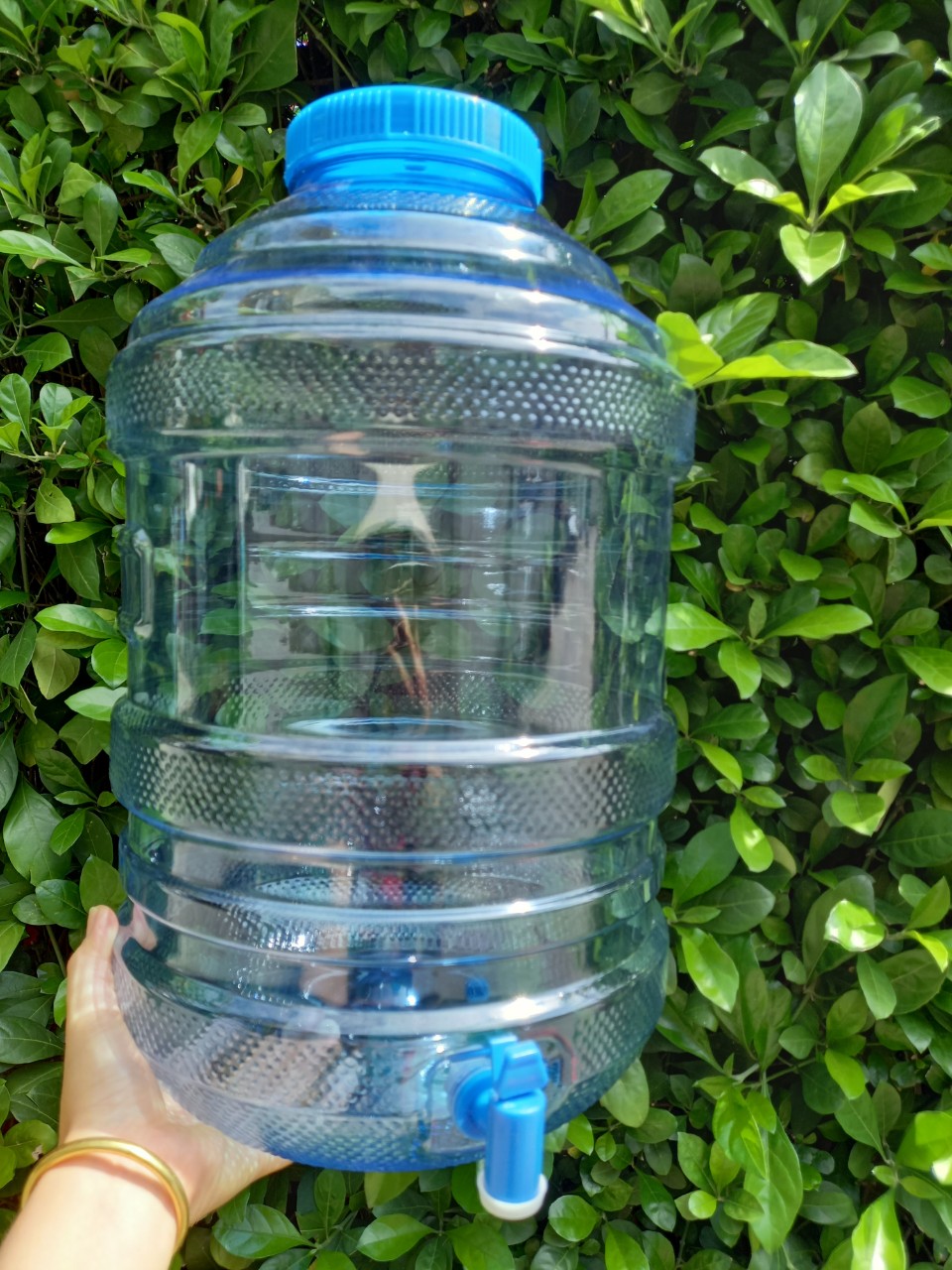 Bình nhựa 12 lít cổ cao. nhỏ .gọn .để vừa máy nóng lạnh