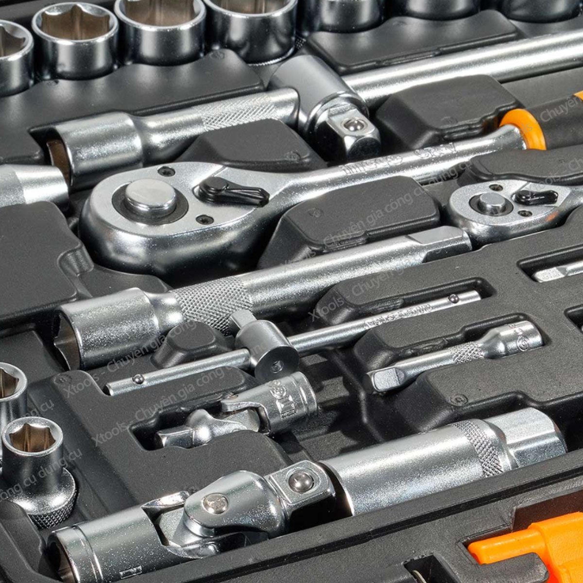 Bộ đồ nghề đa năng 94 chi tiết INGCO HKTS42941 chất liệu thép cao cấp chắc chắn. Đầu tuýp chịu nhiệt, chịu lực tác động