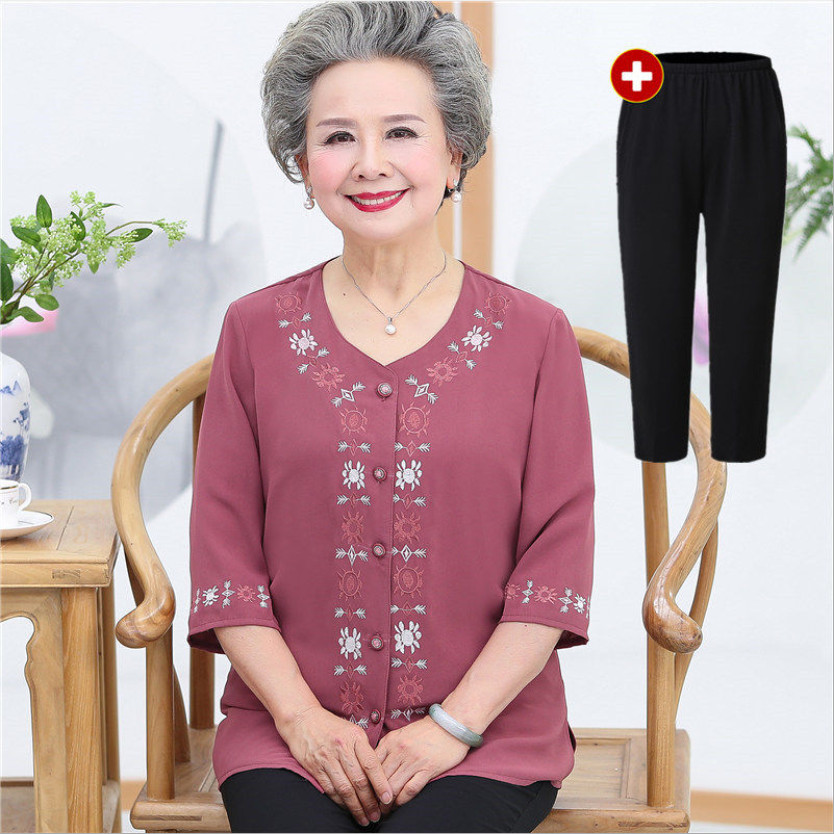 Bộ quần áo cho người già