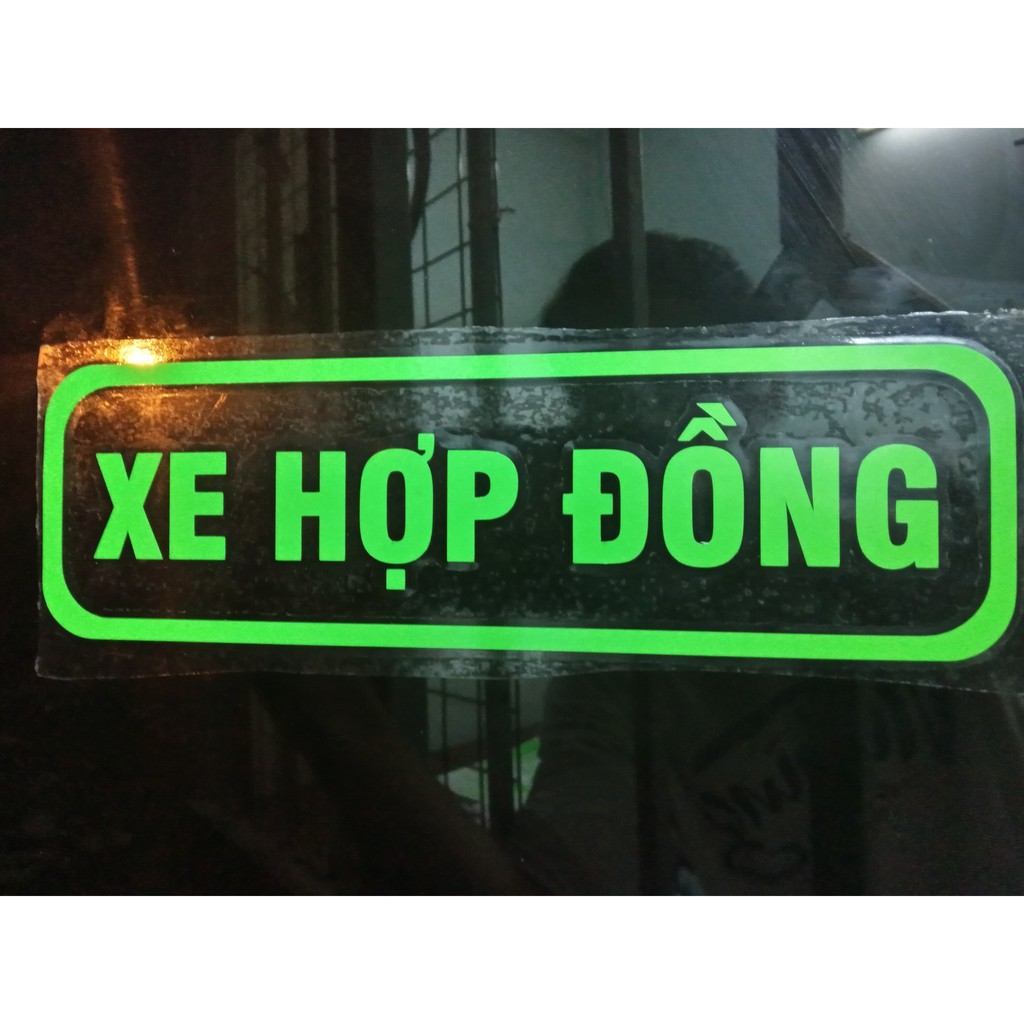 Decal tem phù hiệu chữ " xe hợp đồng " 2 kích thước cho xe trên dưới 16 chỗ