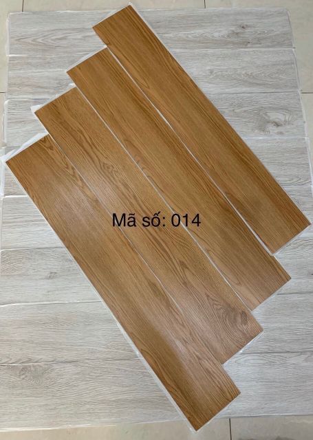 SÀN NHỰA GIẢ GỔ BÓC DÁN DÀY 2MM