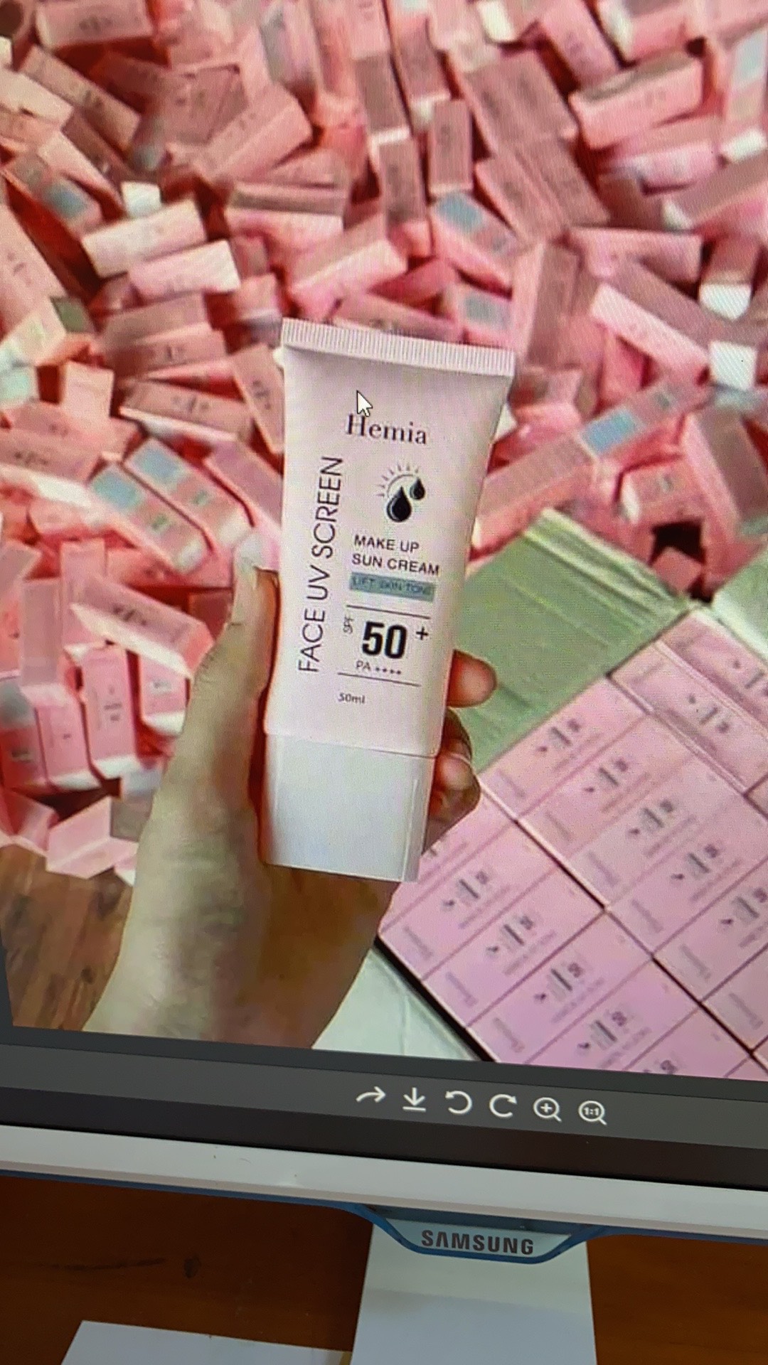 Kem chống nắng Hemia 50ml Hàn Quốc