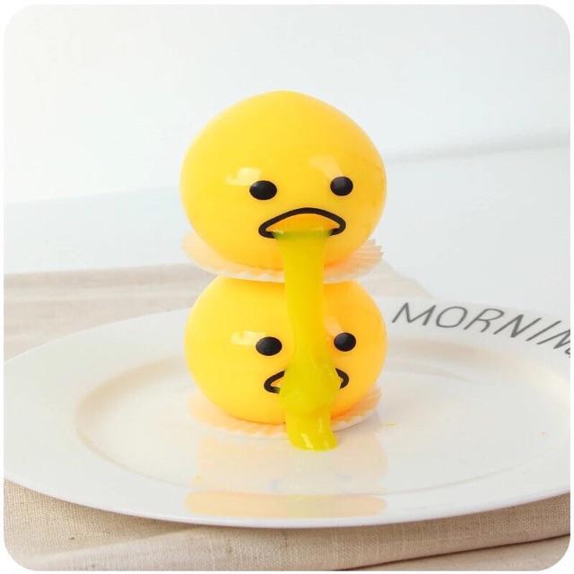 Đồ chơi Trứng biến thái, Trứng Gà biến thái