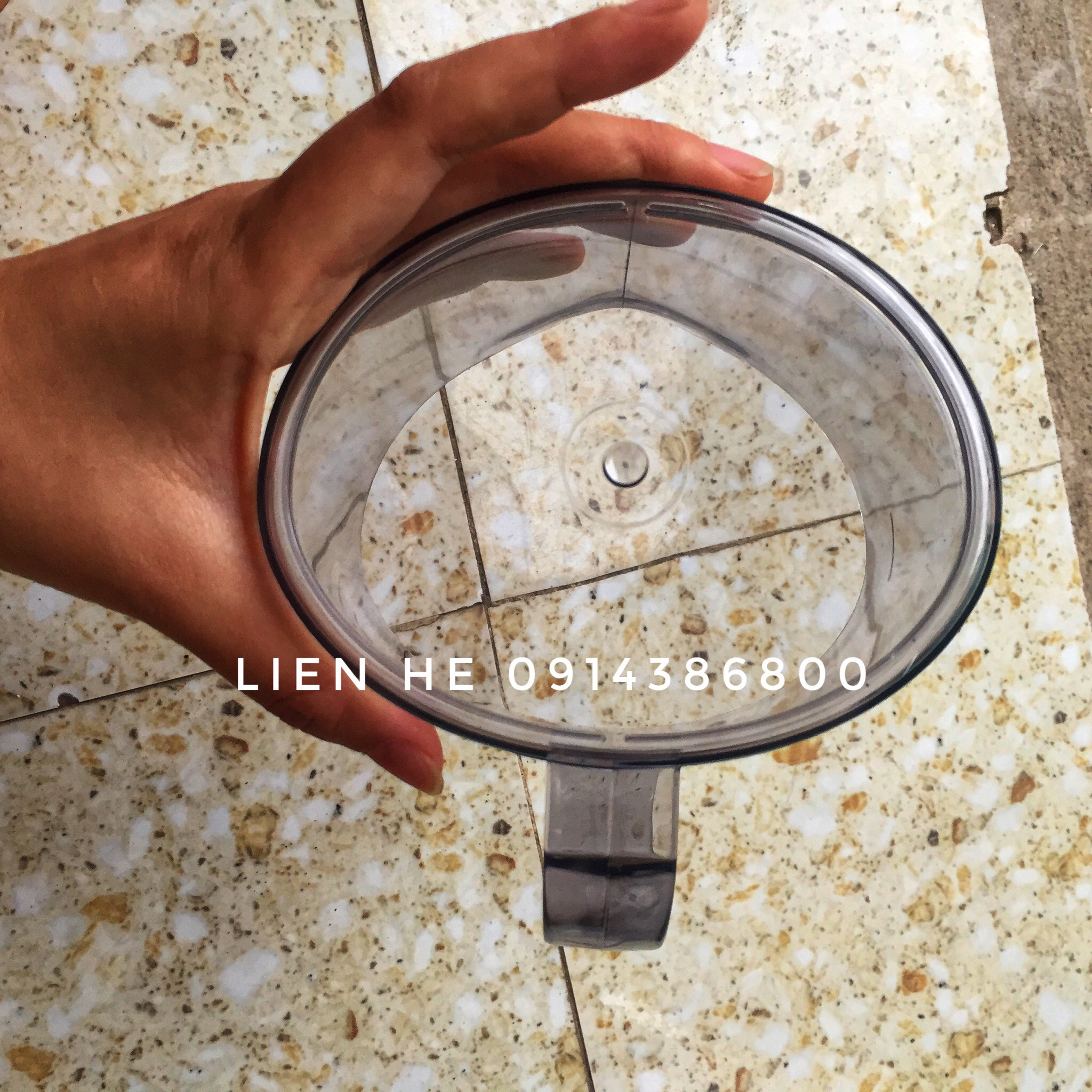 Cốc đựng ly đựng nước ép máy ép trái cây Panasonic MJ-68MWRA