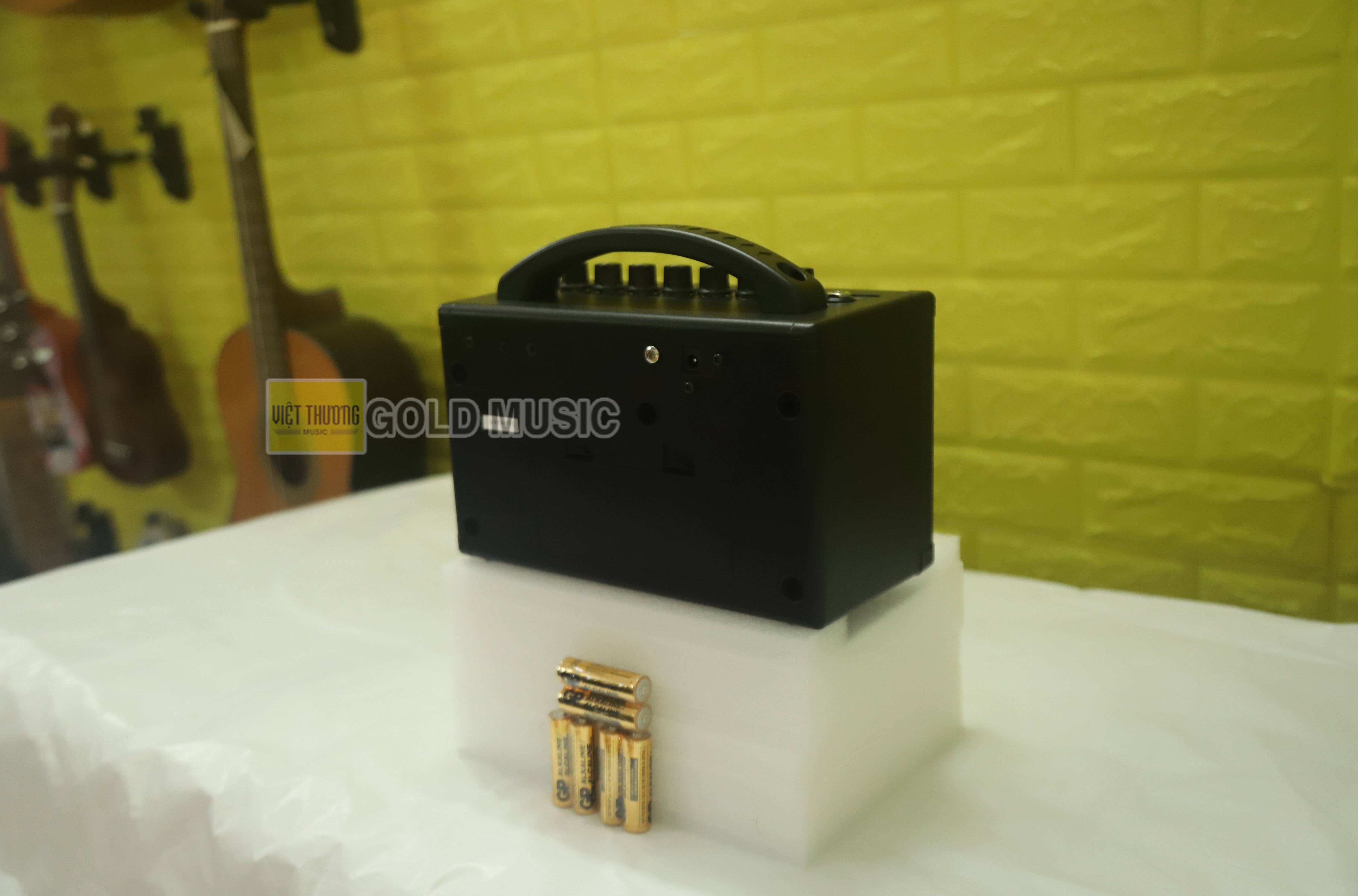 loa Ampli guitar Boss KTNMINI