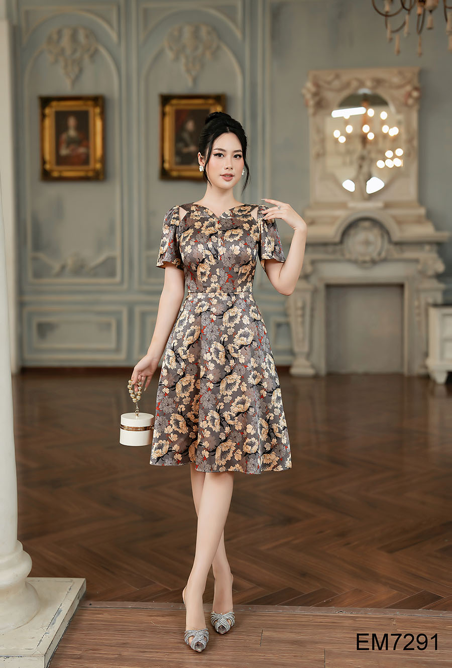 Đầm emy em7291 xoè lvp cổ