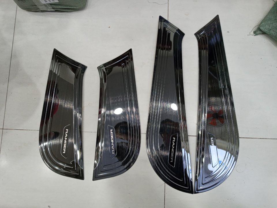 Ốp Tabli cánh cửa xe Ford Ranger titan new