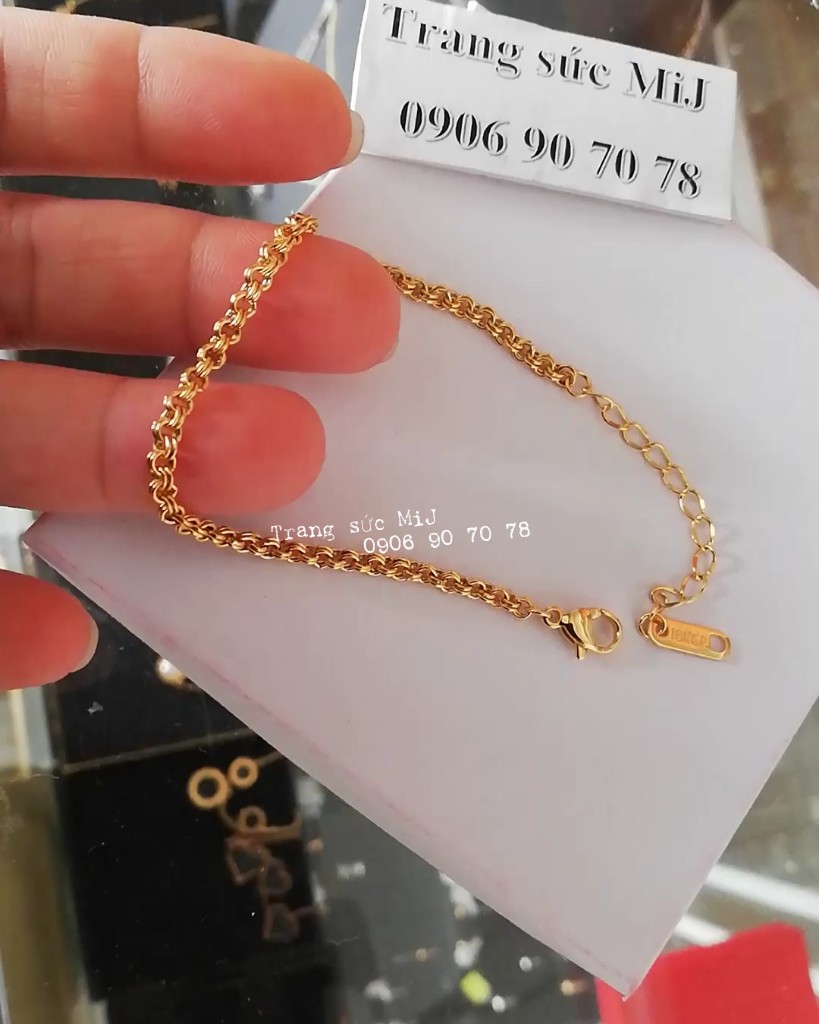 Lắc tay titan đơn giản