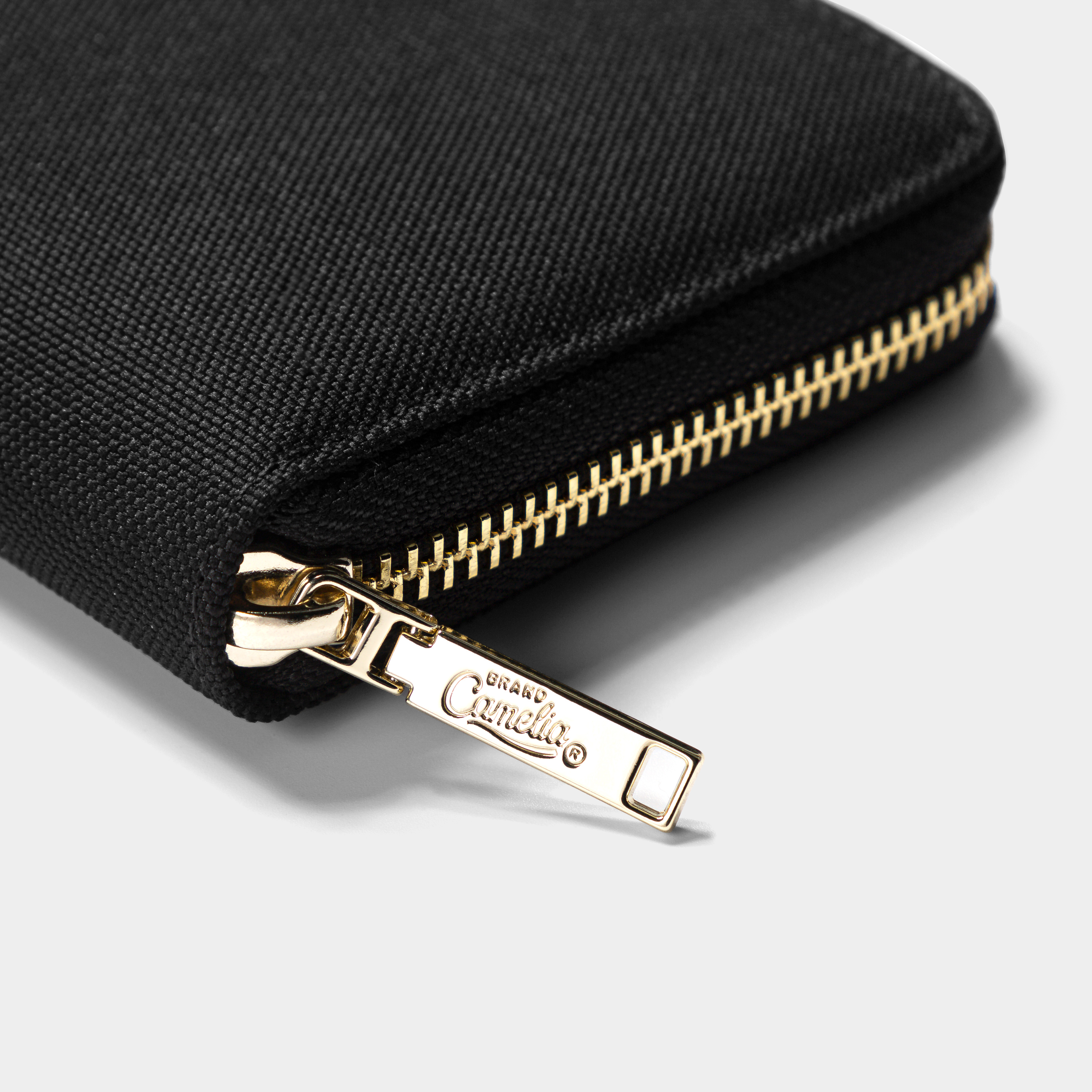 VÍ CAMELIA BRAND® Modern Zipper Wallet