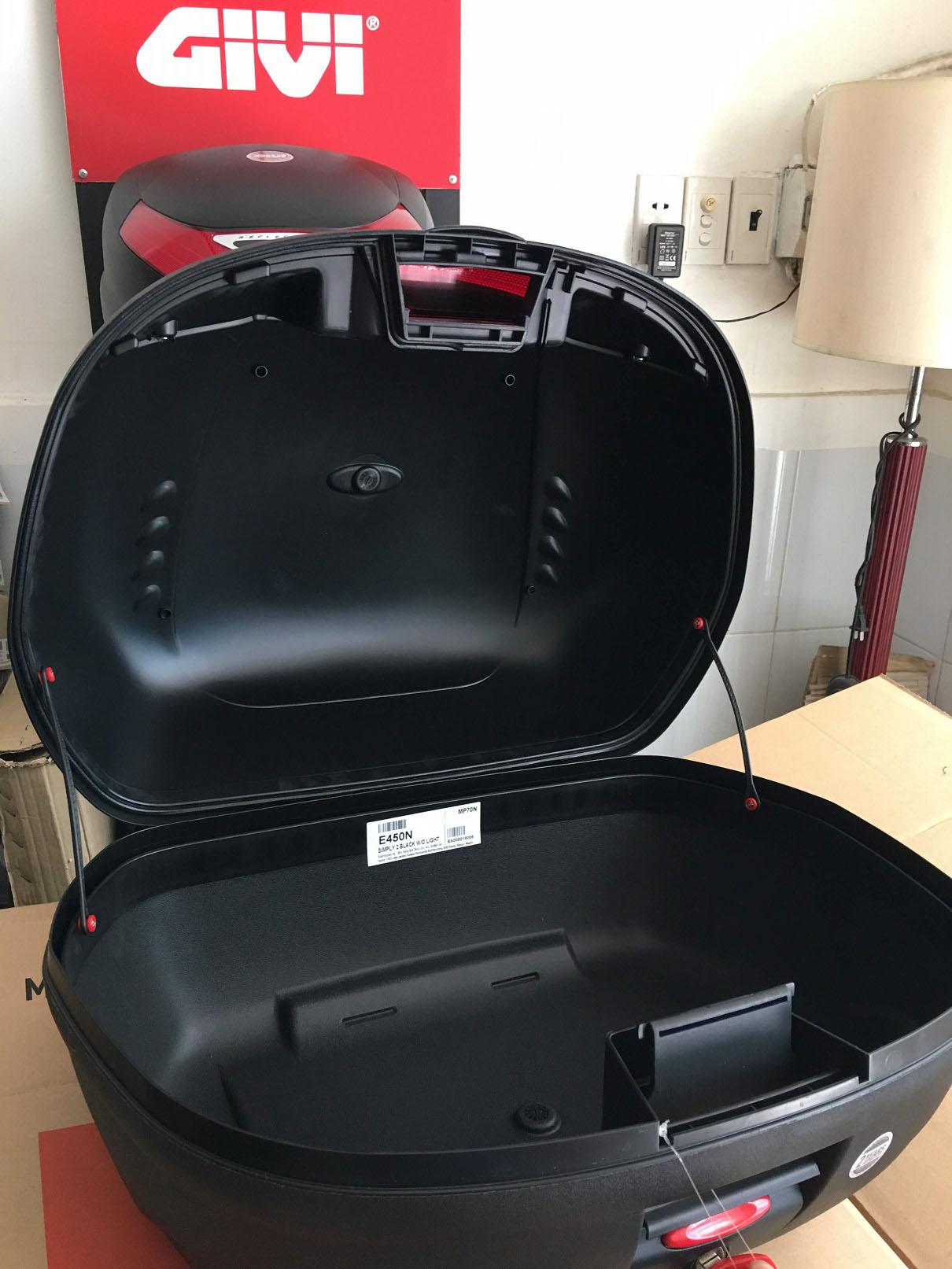 [HCM]Thùng sau givi E450N dung tích 45 lit