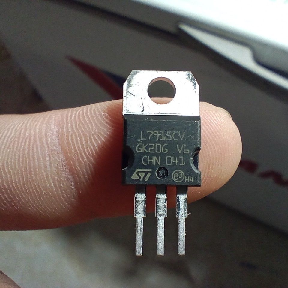 IC L7915CV TO-220 tháo máy