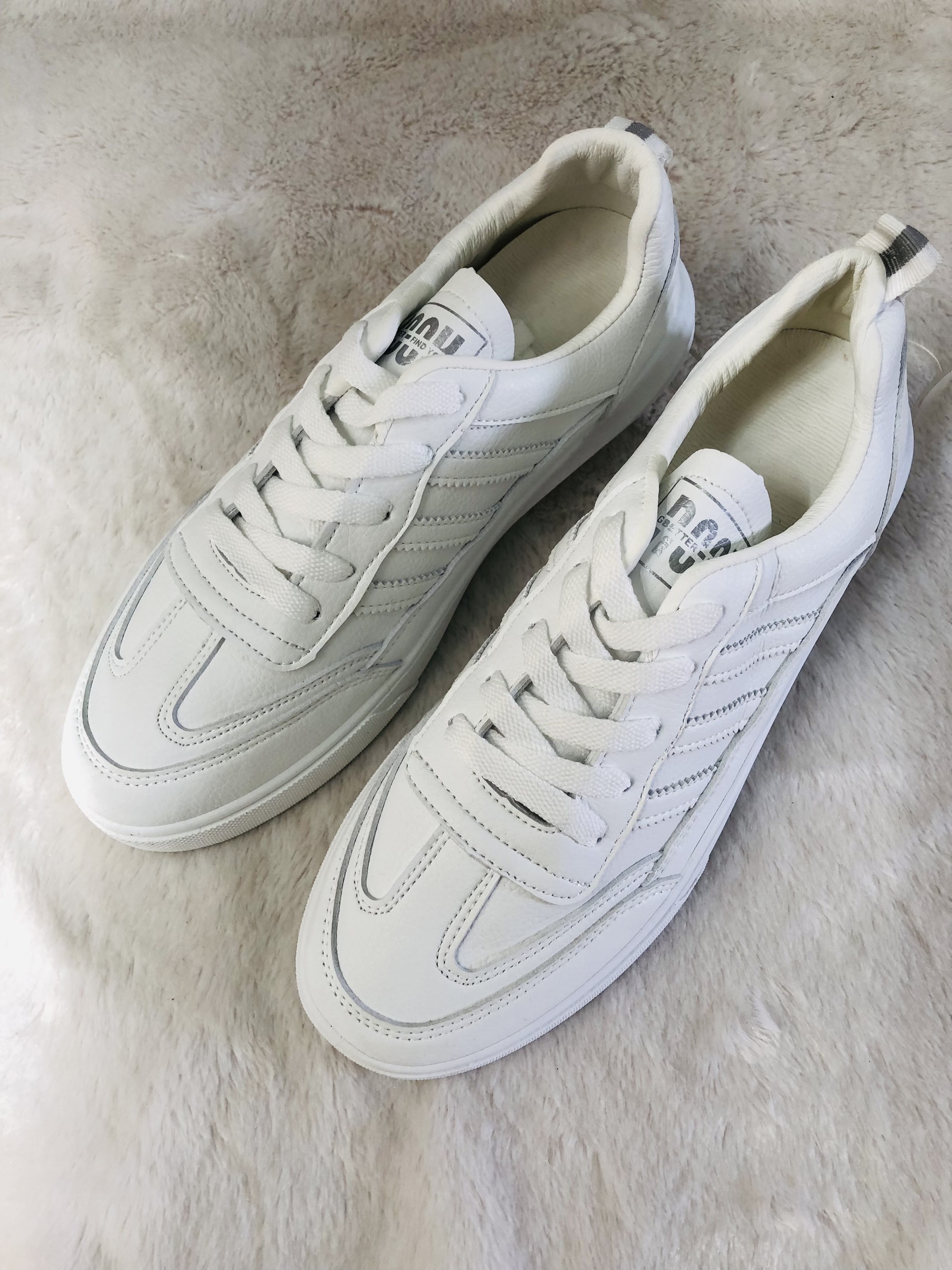 Giày thể thao cột dây unisex