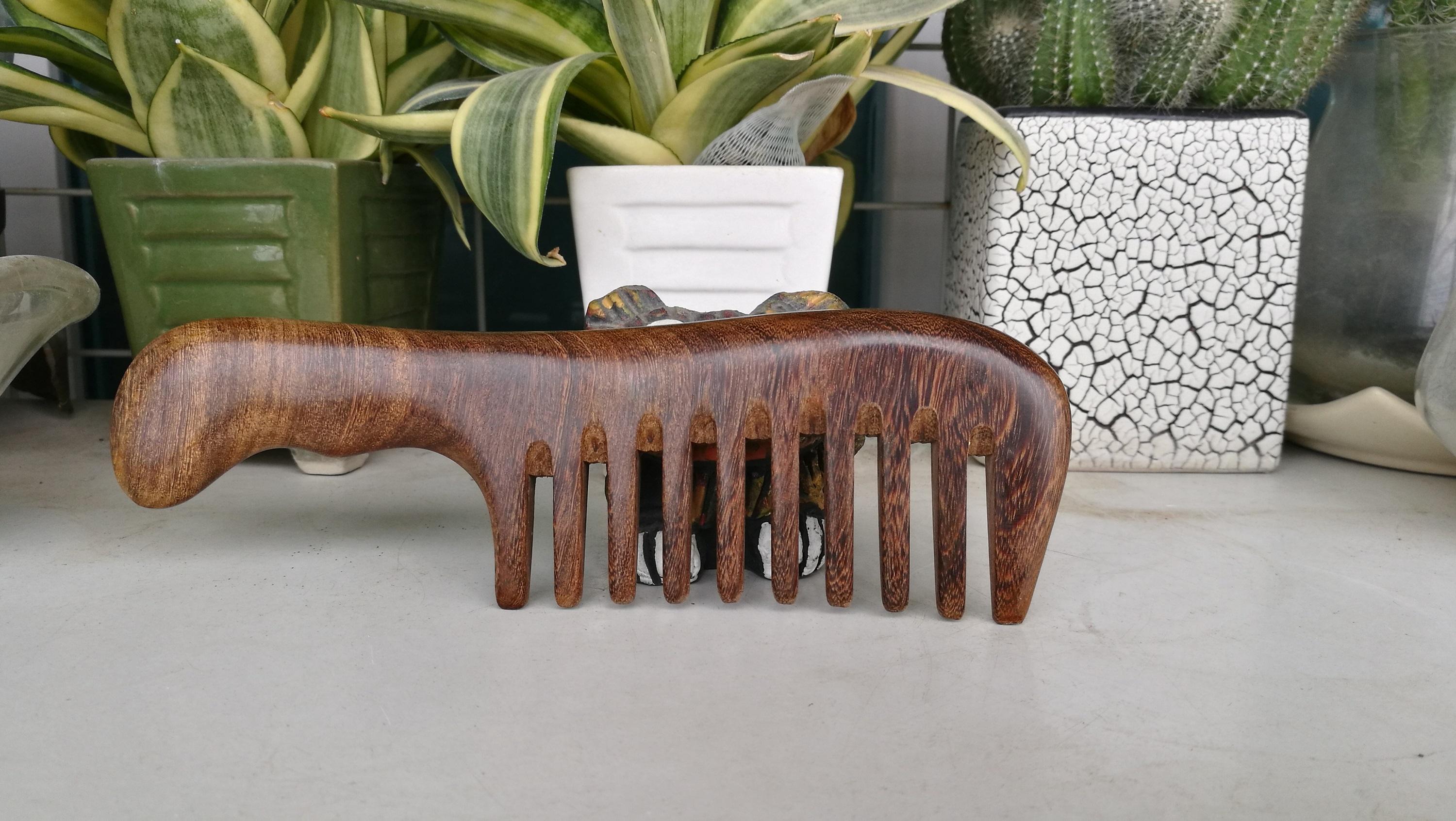 Lược gỗ đàn hương (răng thưa) Mã 1903