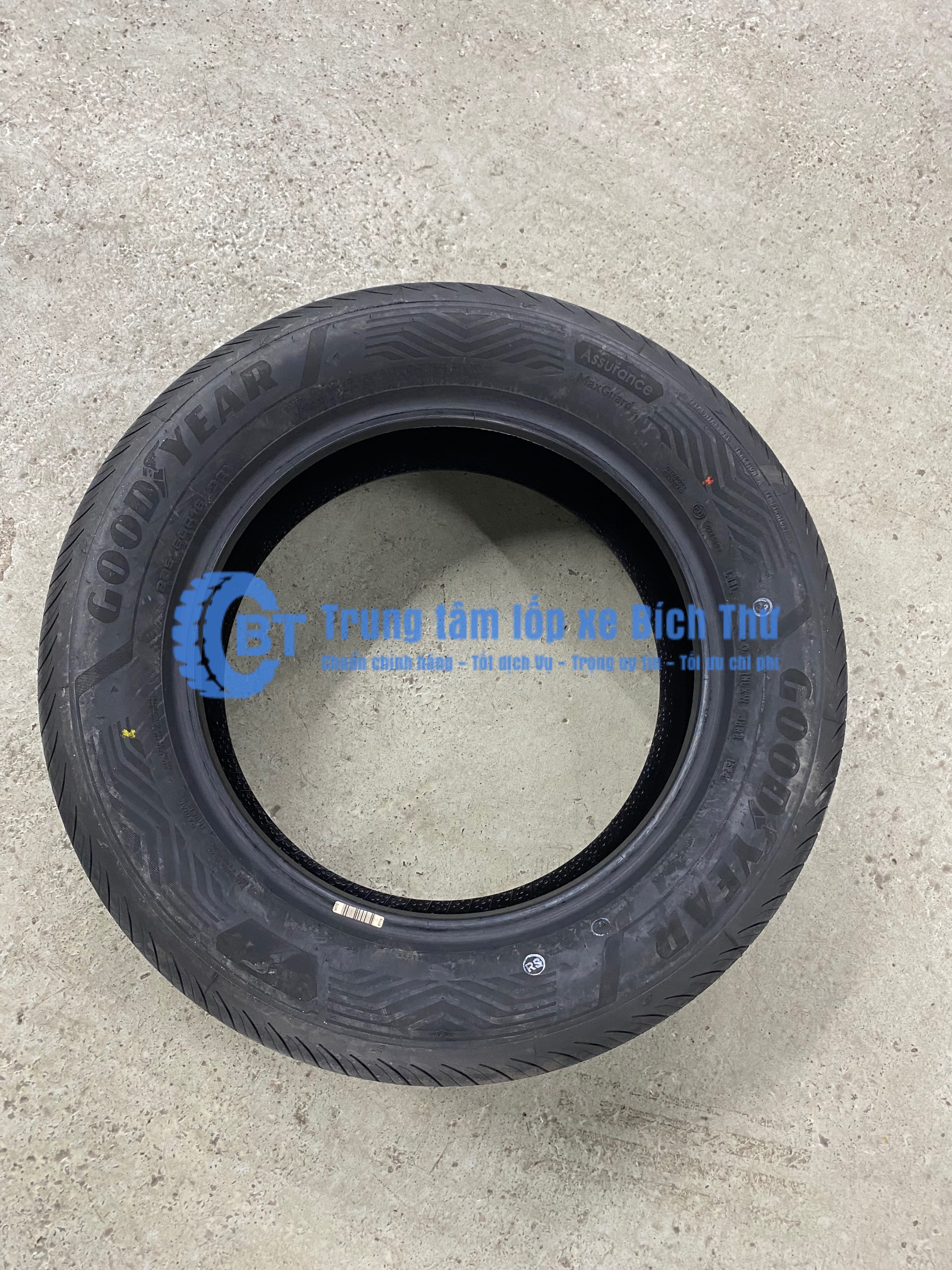 Lốp Goodyear 205/60R16 92V Assurance Maxguard