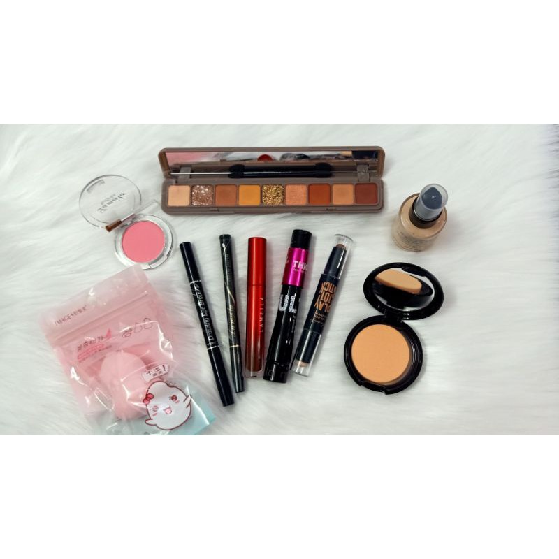 combo trang điểm 10 món cơ bản