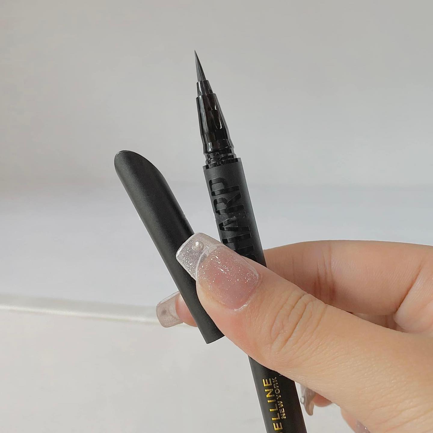 Bút Kẻ Mắt Nước Maybeline New York Hyper Sharp Liner Extreme 0.4g