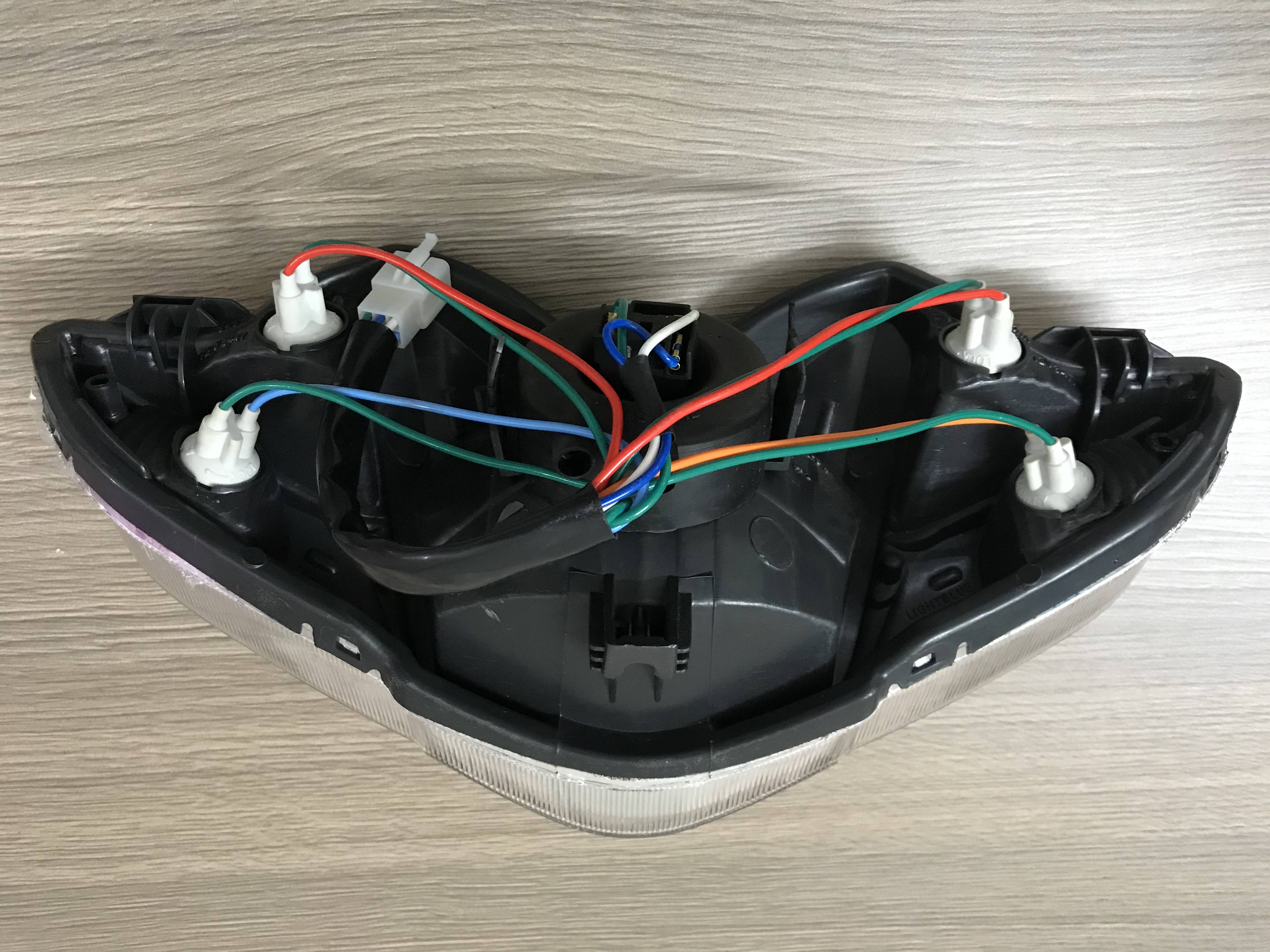 [HCM]Đuôi đèn trước wave S110+chụp mũ+phe sắt ( loai tốt )