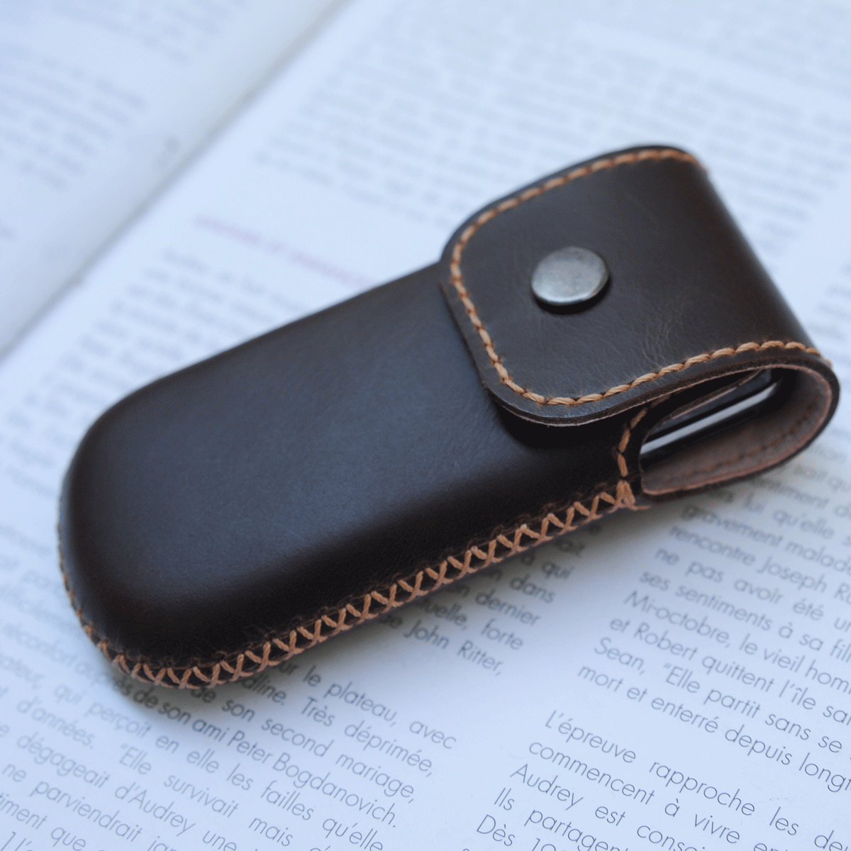 BAO DA HANDMADE MÁY 8910 - BAO DA BÒ NGUYÊN TẤM NHẬP KHẨU TỪ MỸ - NHẬN KHẮC LAZE MIỄN PHÍ CHO SẢN PHẨM