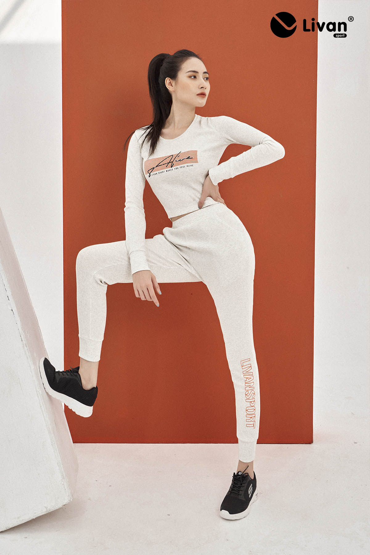 Áo Croptop Dài Tay Len Tăm Livan Sport