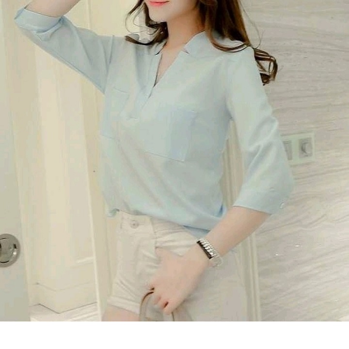 Áo sơ mi nữ công sở kiểu cổ V tay lửng 2 túi