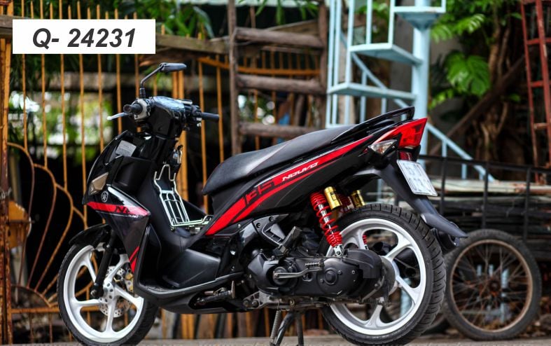 tem rời nouvo 4 đỏ xe đen